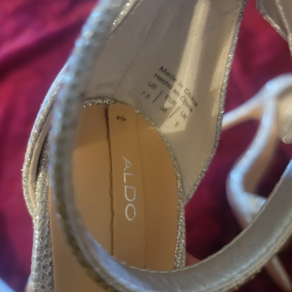 Stunning Aldo Rhinstone Stilettos Size 7.5 - Picture 4 of 5
